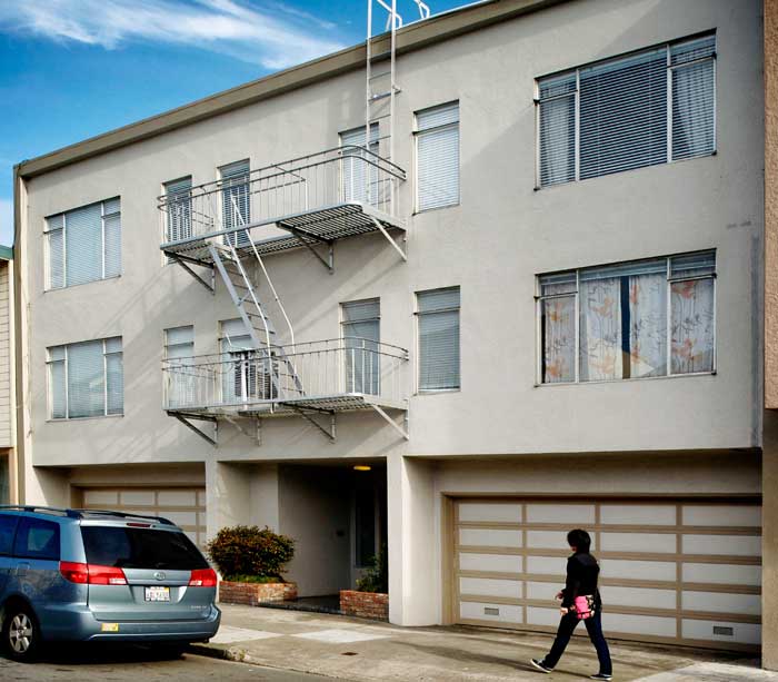 Exterior of 2515 Taraval Street